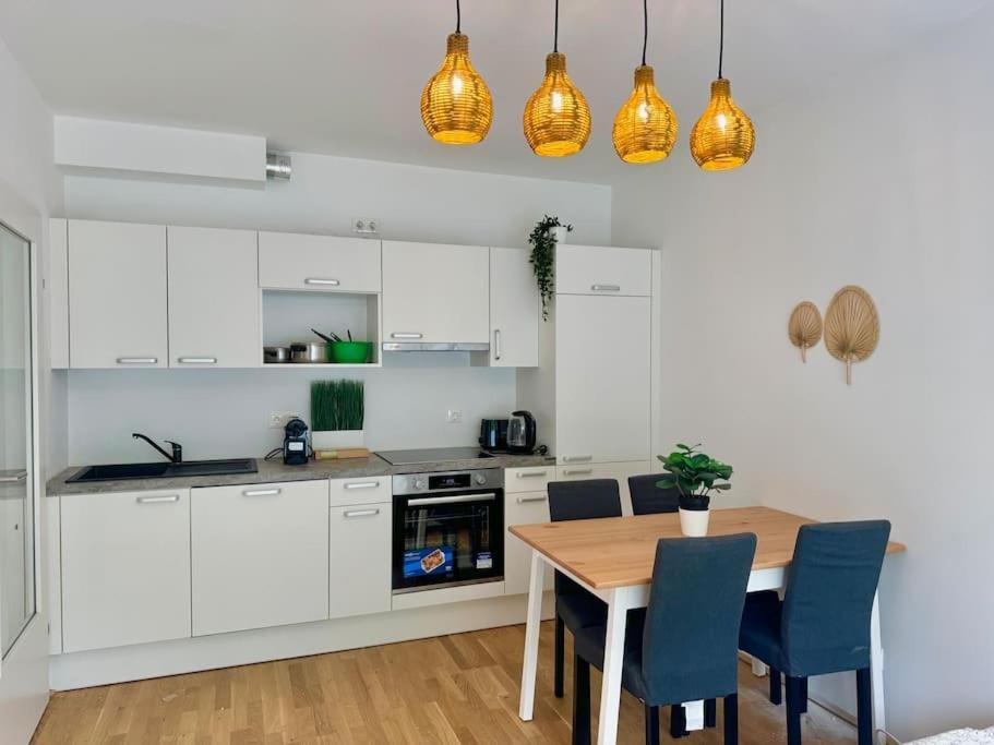 Rooftop Apartment With Balcony & Free Parking Viena Exterior foto